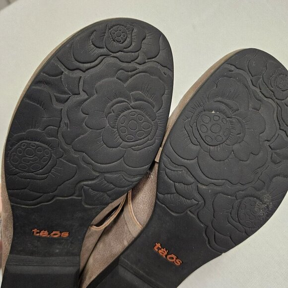 Taos WISH Women's Embroidered Mary Jane Flats Size‎ 7 US / 38 EU Taupe Suede - Picture 8 of 15